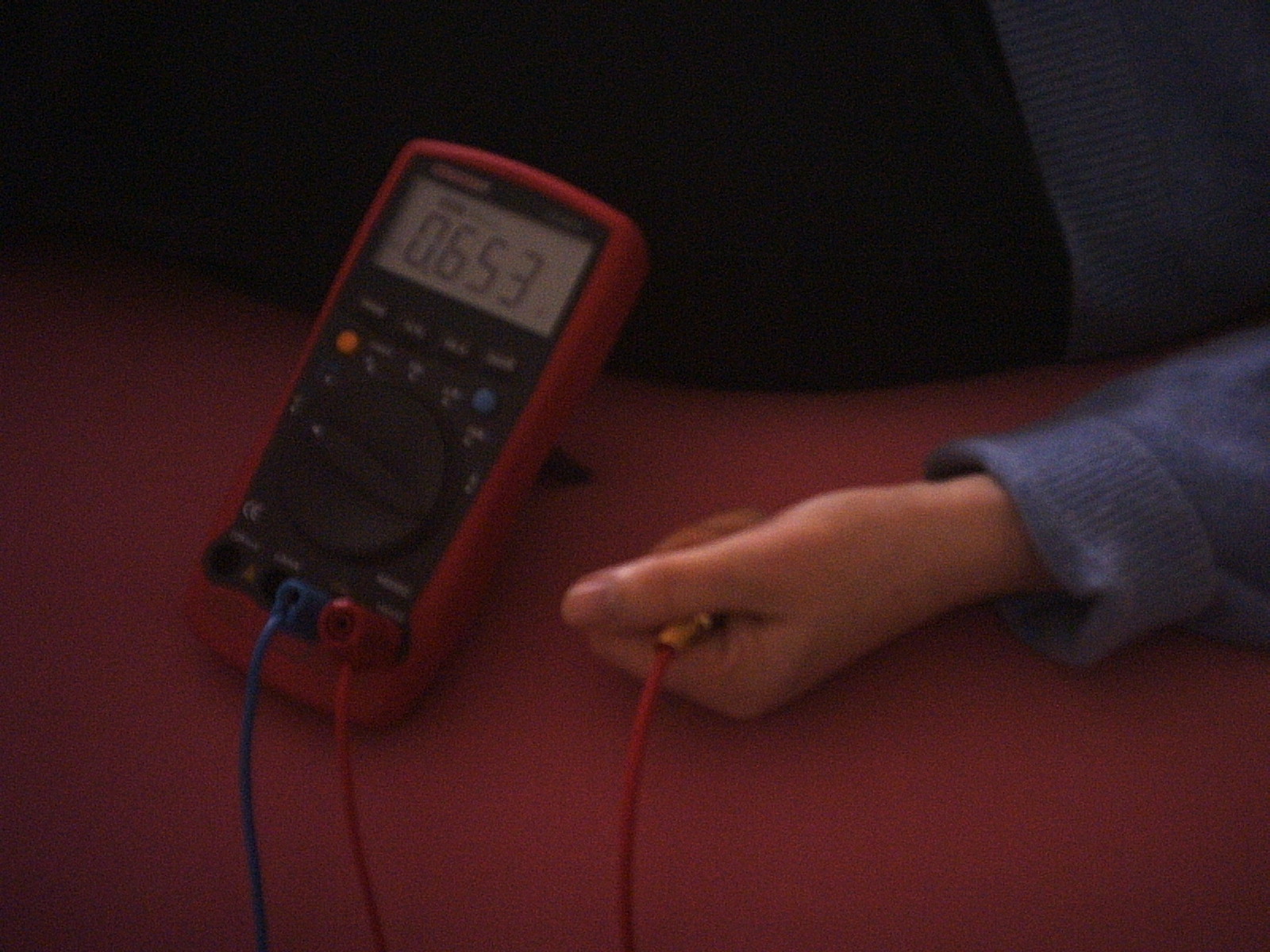 Elektrische Spannung Im Menschlichen Körper Messen www.baubiologie-randolph.de